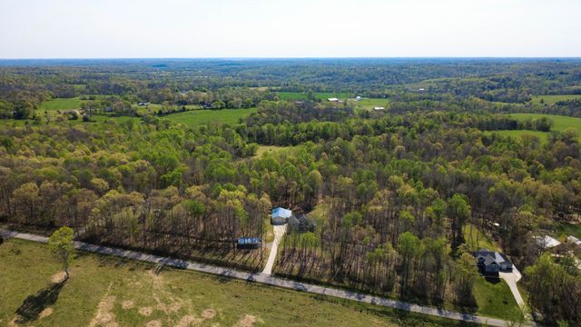 573 Swift Ln, Cunningham, TN 37052