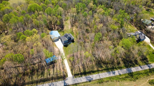 573 Swift Ln, Cunningham, TN 37052