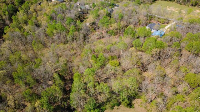 573 Swift Ln, Cunningham, TN 37052