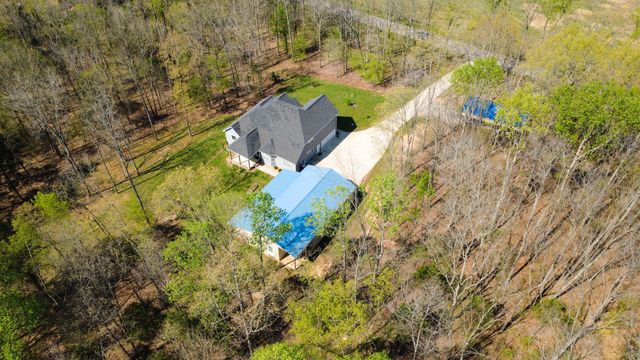 573 Swift Ln, Cunningham, TN 37052