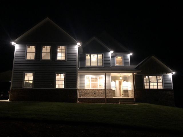 573 Swift Ln, Cunningham, TN 37052