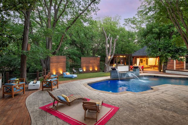 11484 Strait Lane, Dallas, TX 75229