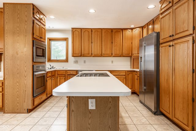 10304 Fallen Oak Drive, Indianapolis, IN 46239