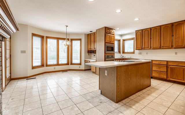 10304 Fallen Oak Drive, Indianapolis, IN 46239