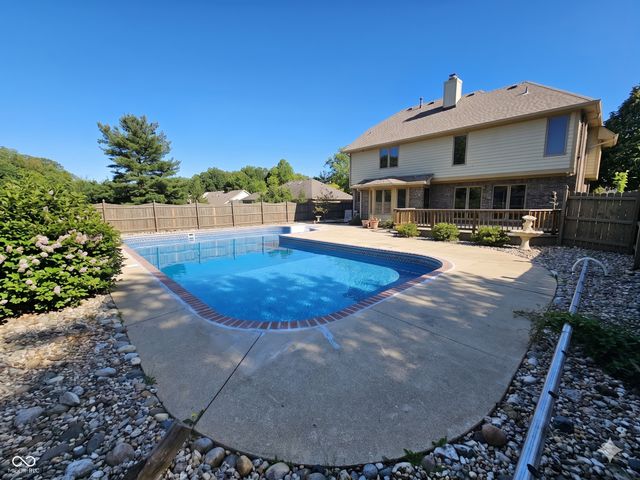 10304 Fallen Oak Drive, Indianapolis, IN 46239