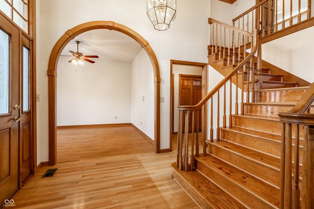10304 Fallen Oak Drive, Indianapolis, IN 46239