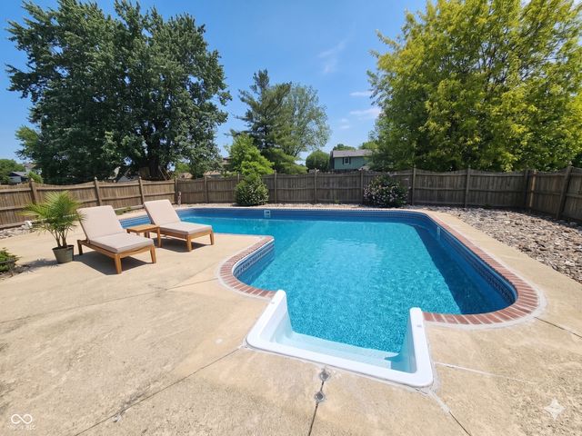 10304 Fallen Oak Drive, Indianapolis, IN 46239