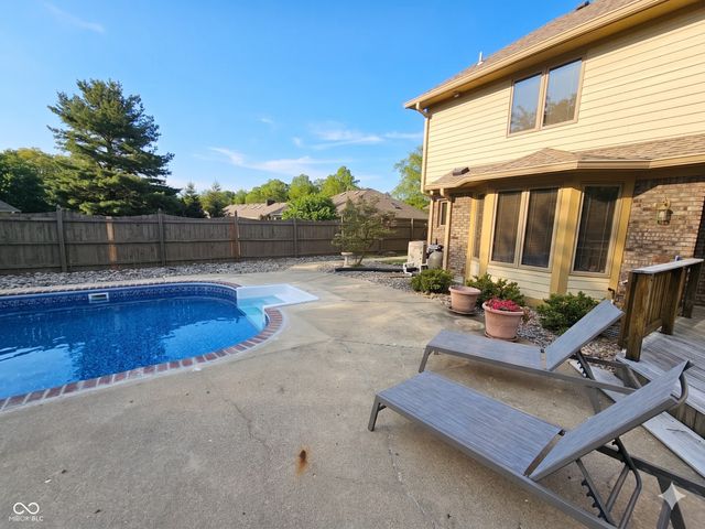 10304 Fallen Oak Drive, Indianapolis, IN 46239