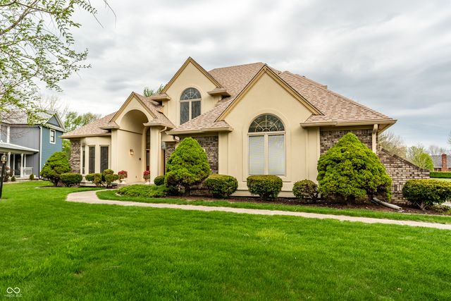 10304 Fallen Oak Drive, Indianapolis, IN 46239