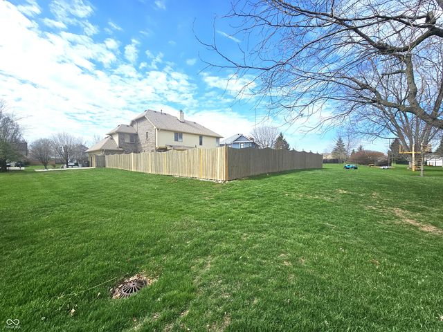 10304 Fallen Oak Drive, Indianapolis, IN 46239