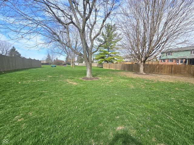 10304 Fallen Oak Drive, Indianapolis, IN 46239