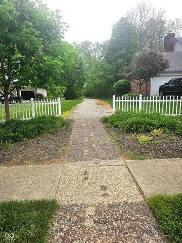 10304 Fallen Oak Drive, Indianapolis, IN 46239