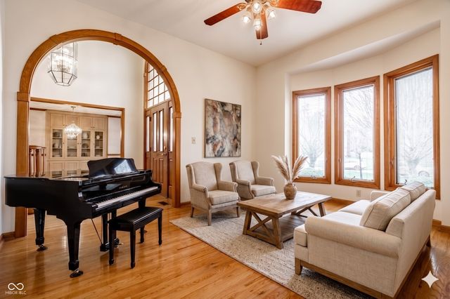 10304 Fallen Oak Drive, Indianapolis, IN 46239