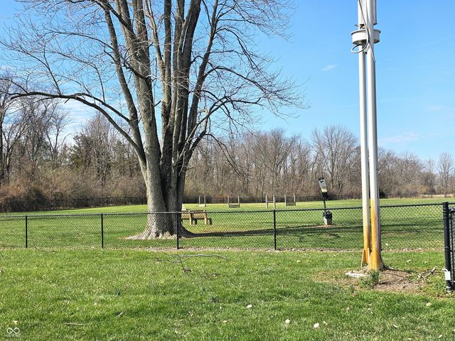 10304 Fallen Oak Drive, Indianapolis, IN 46239