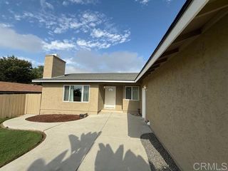 1042 Nita Lane, Vista, CA 92083
