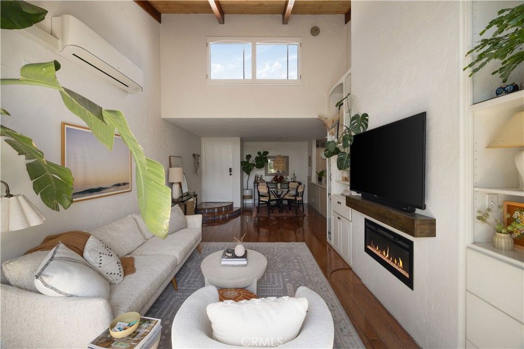 Image 10 of property listing at 4900 Overland 326, Culver City, CA 90230