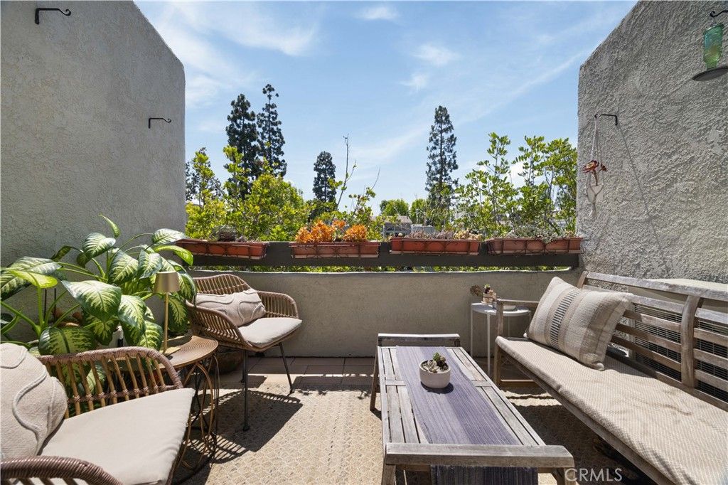 Image 14 of property listing at 4900 Overland 326, Culver City, CA 90230