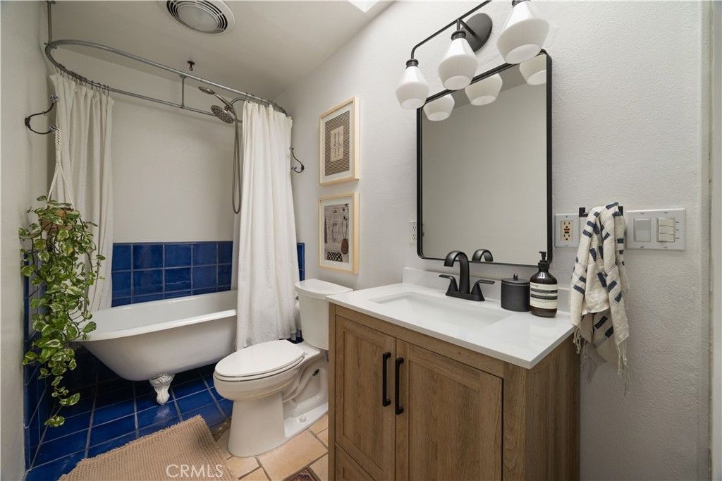 Image 17 of property listing at 4900 Overland 326, Culver City, CA 90230