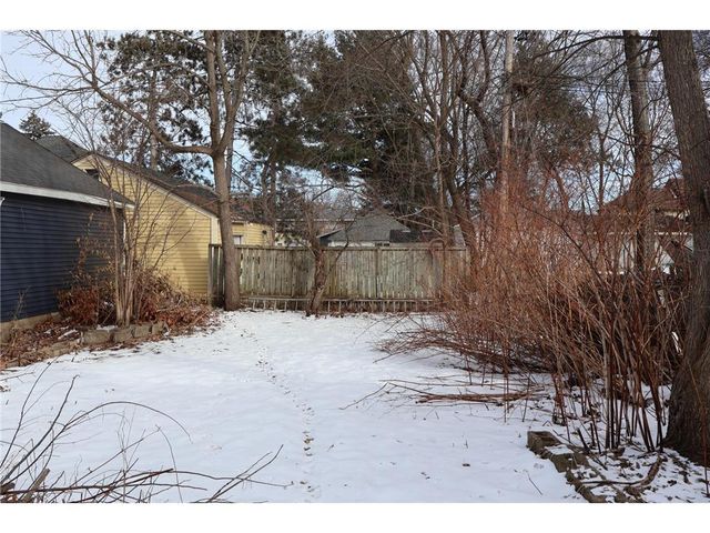 713 5th Avenue, Eau Claire, WI 54703
