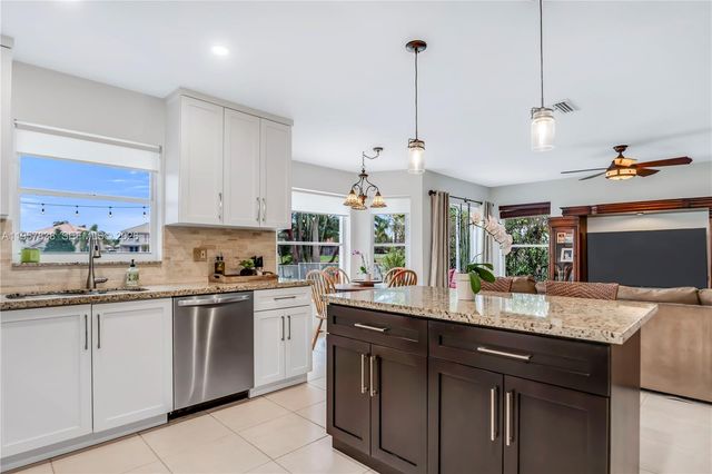 18159 SW 3rd St, Pembroke Pines, FL 33029