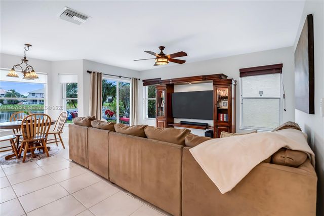 18159 SW 3rd St, Pembroke Pines, FL 33029