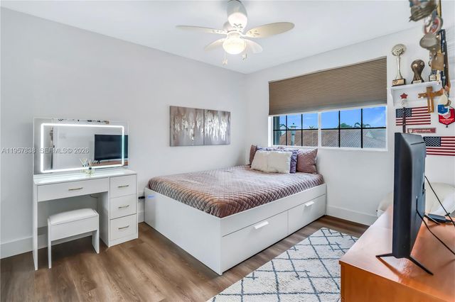 18159 SW 3rd St, Pembroke Pines, FL 33029