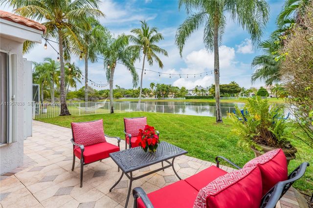 18159 SW 3rd St, Pembroke Pines, FL 33029