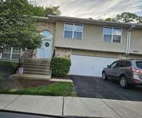 955 Elderberry Circle 103, Naperville, IL 60563
