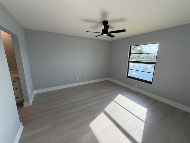 31 Plantation Drive 201, Vero Beach, FL 32966