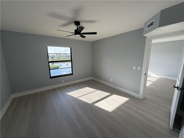 31 Plantation Drive 201, Vero Beach, FL 32966