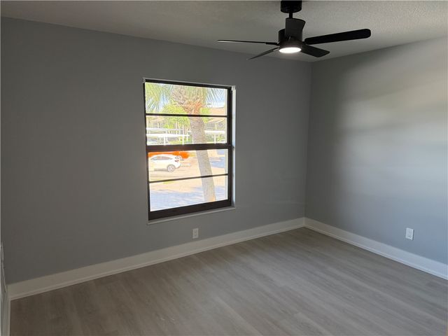 31 Plantation Drive 201, Vero Beach, FL 32966