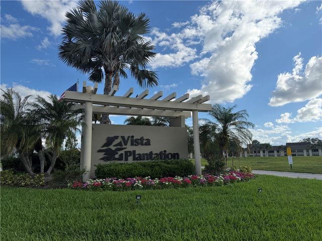 31 Plantation Drive 201, Vero Beach, FL 32966