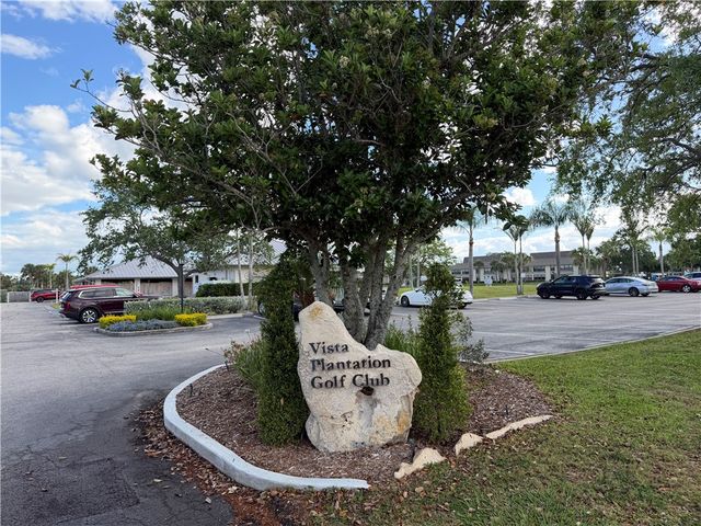 31 Plantation Drive 201, Vero Beach, FL 32966