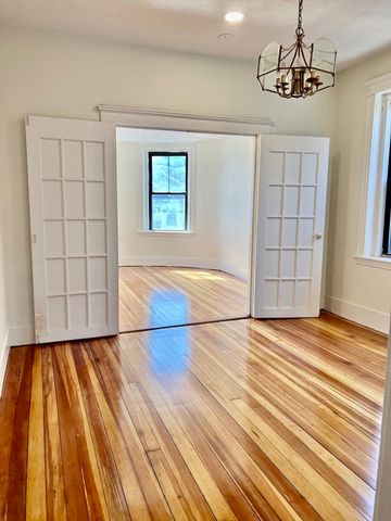 48 Endicott Street 2R, Salem, MA 01970