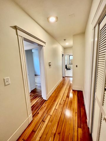 48 Endicott Street 2R, Salem, MA 01970