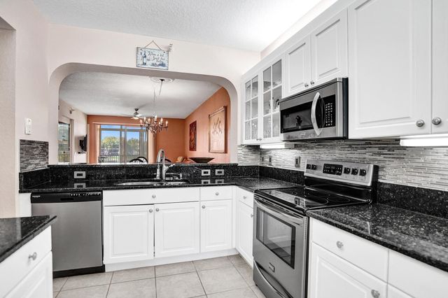 7635 Southampton Terrace 214, Tamarac, FL 33321