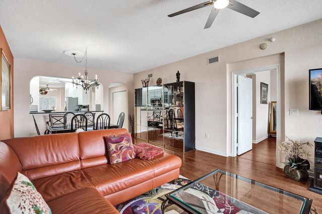 7635 Southampton Terrace 214, Tamarac, FL 33321