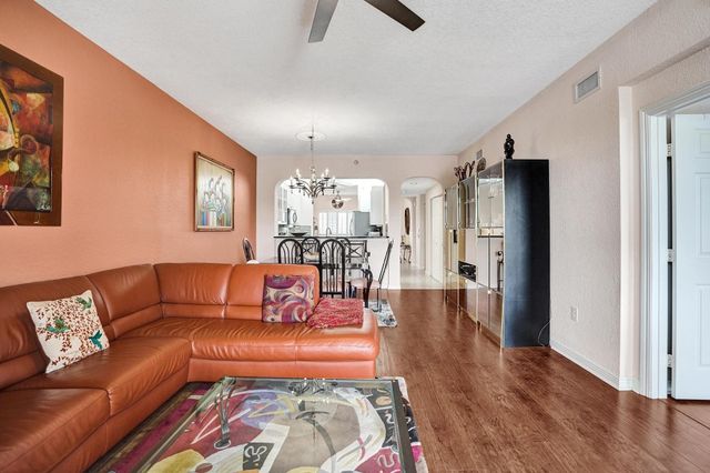 7635 Southampton Terrace 214, Tamarac, FL 33321