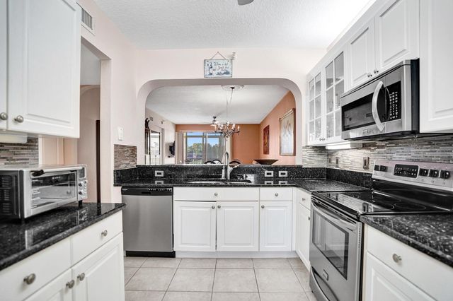 7635 Southampton Terrace 214, Tamarac, FL 33321