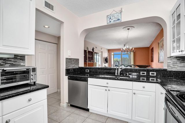 7635 Southampton Terrace 214, Tamarac, FL 33321