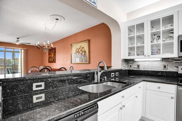 7635 Southampton Terrace 214, Tamarac, FL 33321