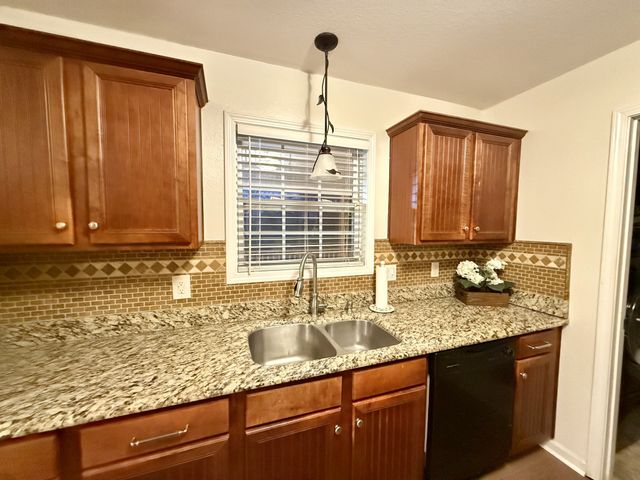 504 Hunter Court, White Bluff, TN 37187