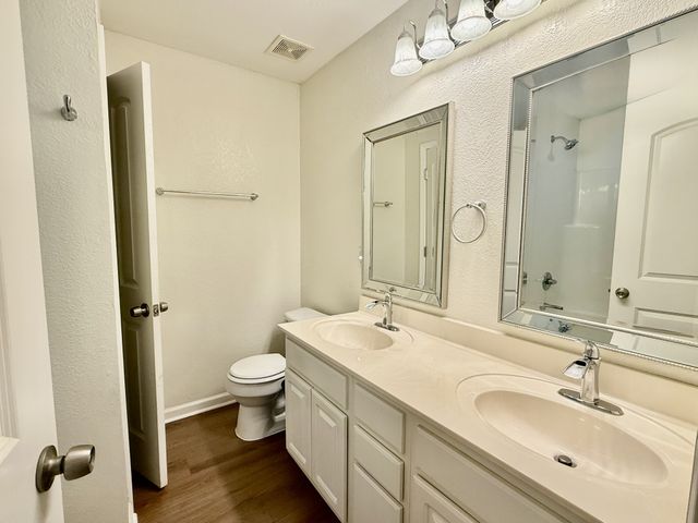 504 Hunter Court, White Bluff, TN 37187