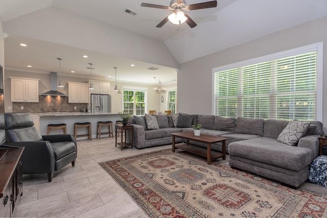 4817 GRAYSEN GORGE RD, Lakeland, TN 38002