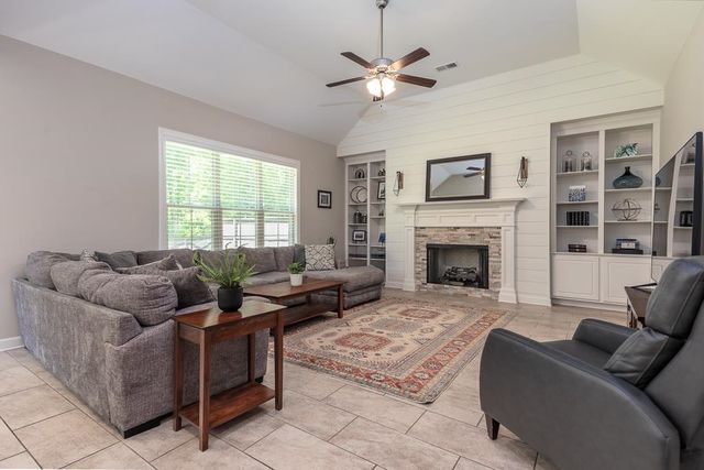 4817 GRAYSEN GORGE RD, Lakeland, TN 38002