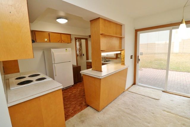 425 11th Ave NE, Minot, ND 58703