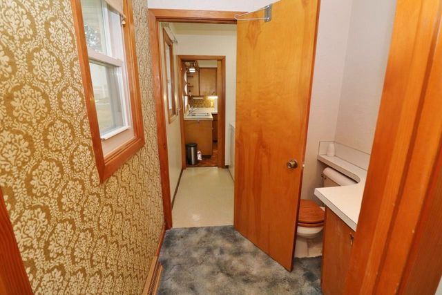 425 11th Ave NE, Minot, ND 58703