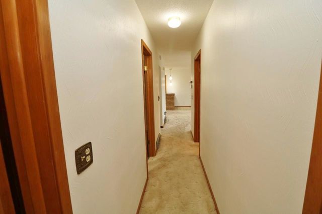 425 11th Ave NE, Minot, ND 58703