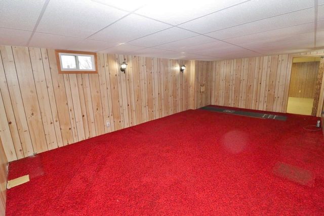 425 11th Ave NE, Minot, ND 58703