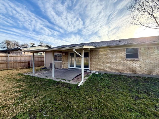 1222 Saturn Drive, Cedar Hill, TX 75104